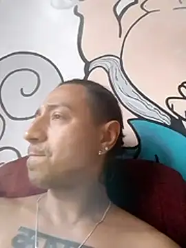 Snapshot of LucianBurn chatting on 12-17-25, 06:03 LucianBurn online show from 12-17-25, 06:03