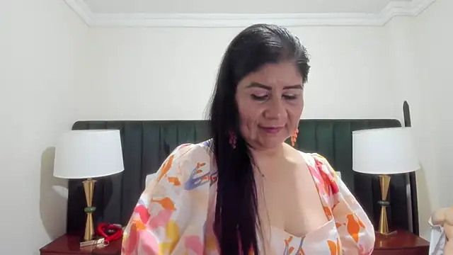 kiraGeiner online show from 10-16-25, 09:54