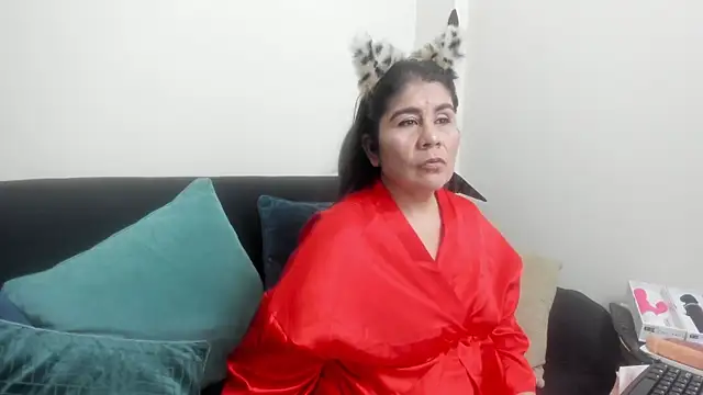 kiraGeiner online show from 11-10-25, 07:24