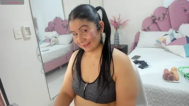 kiraGeiner online show from 02-20-26, 07:58