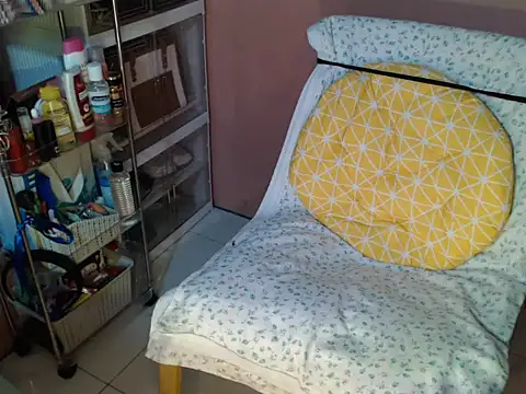 Snapshot of skinny_gracie chatting on 10-10-25, 10:36 skinny gracie online show from 10-10-25, 10:36