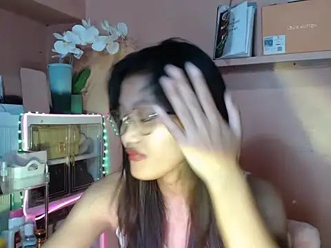 Snapshot of skinny_gracie chatting on 10-18-25, 11:55 skinny gracie online show from 10-18-25, 11:55