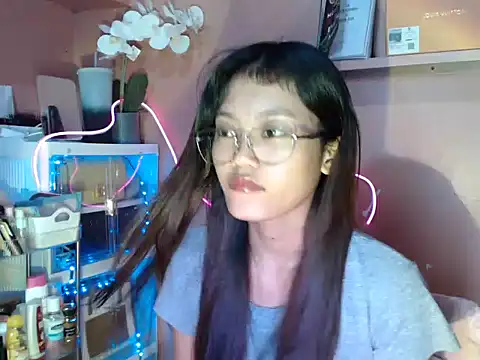 Snapshot of skinny_gracie chatting on 10-22-25, 03:12 skinny gracie online show from 10-22-25, 03:12