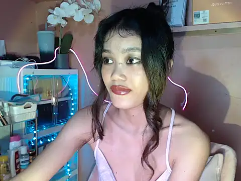 Snapshot of skinny_gracie chatting on 10-23-25, 08:13 skinny gracie online show from 10-23-25, 08:13