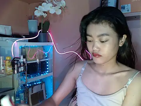 Snapshot of skinny_gracie chatting on 10-25-25, 03:36 skinny gracie online show from 10-25-25, 03:36