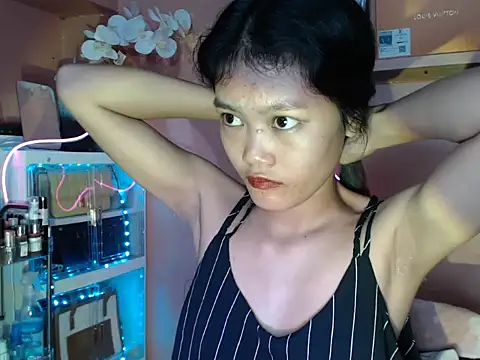 Snapshot of skinny_gracie chatting on 10-26-25, 08:42 skinny gracie online show from 10-26-25, 08:42