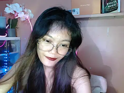 Snapshot of skinny_gracie chatting on 11-06-25, 07:31 skinny gracie online show from 11-06-25, 07:31