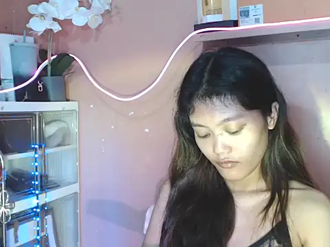 Snapshot of skinny_gracie chatting on 11-20-25, 01:28 skinny gracie online show from 11-20-25, 01:28