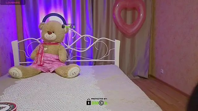 Berkova L online show from 10-27-25, 07:51