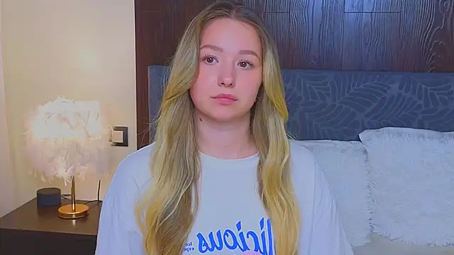 Snapshot of LeeAmy chatting on 09-28-25, 08:47 LeeAmy online show from 09-28-25, 08:47