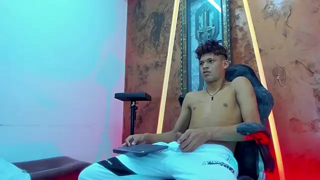 Stronger sexy online show from 09-12-25, 12:16
