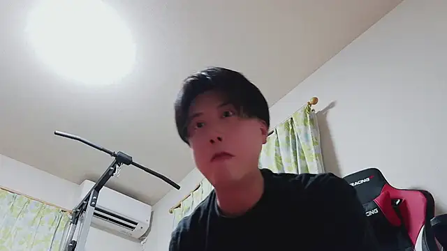 Snapshot of oyu_kun chatting on 02-18-26, 10:33 oyu kun online show from 02-18-26, 10:33