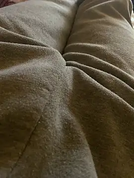 Snapshot of MuzzyFacing chatting on 02-04-26, 11:16 MuzzyFacing online show from 02-04-26, 11:16