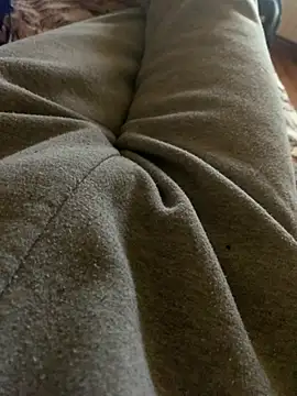 Snapshot of MuzzyFacing chatting on 02-07-26, 01:26 MuzzyFacing online show from 02-07-26, 01:26