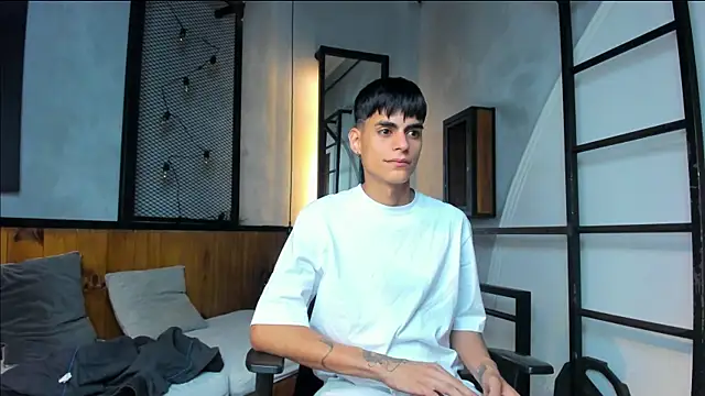 Snapshot of Dani_mc1 chatting on 09-13-25, 11:32 Dani mc1 online show from 09-13-25, 11:32