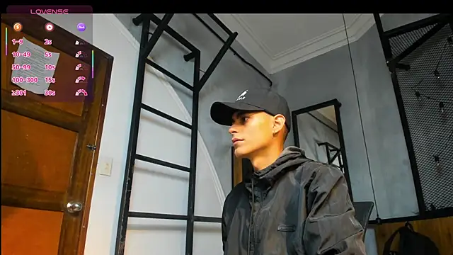 Snapshot of Dani_mc1 chatting on 09-17-25, 11:23 Dani mc1 online show from 09-17-25, 11:23