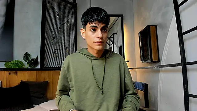 Snapshot of Dani_mc1 chatting on 09-24-25, 11:13 Dani mc1 online show from 09-24-25, 11:13