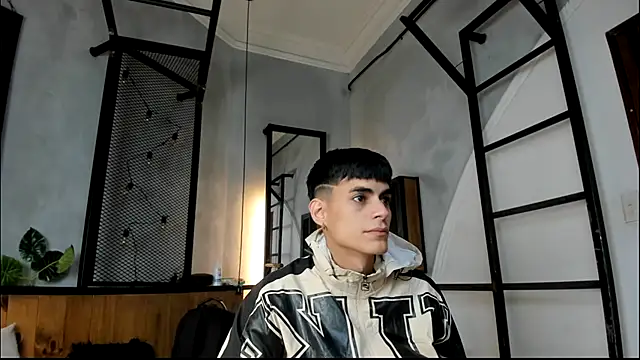 Snapshot of Dani_mc1 chatting on 09-30-25, 11:26 Dani mc1 online show from 09-30-25, 11:26