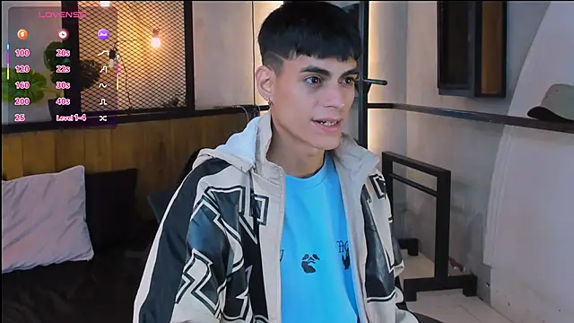 Snapshot of Dani_mc1 chatting on 10-04-25, 11:30 Dani mc1 online show from 10-04-25, 11:30