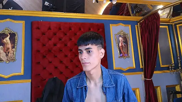 Snapshot of Dani_mc1 chatting on 10-27-25, 11:47 Dani mc1 online show from 10-27-25, 11:47