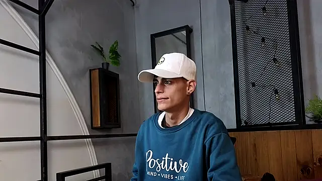 Dani mc1 online show from 12-21-25, 12:23