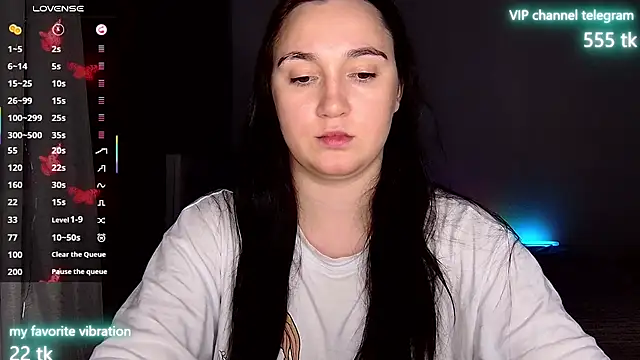 Snapshot of Eliz_v_tta chatting on 10-10-25, 09:36 Eliz v tta online show from 10-10-25, 09:36