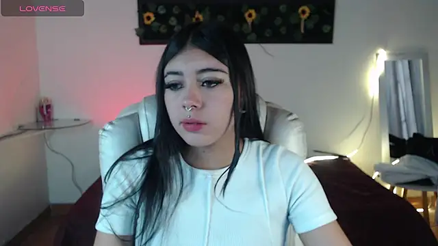 Snapshot of gabriella_live chatting on 10-10-25, 04:39 gabriella live online show from 10-10-25, 04:39