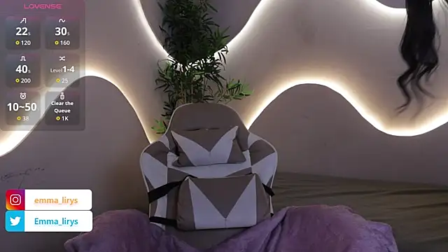 Emma and Issac online show from 11-24-25, 04:45