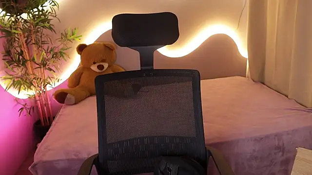 Emma and Issac online show from 04-09-26, 10:15