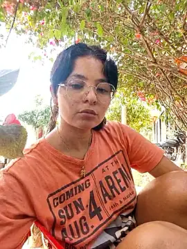 Lily-o online show from 12-15-25, 04:22