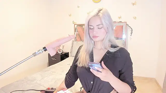 Snapshot of Ella_Lenox chatting on 10-30-25, 12:34 Ella Lenox online show from 10-30-25, 12:34