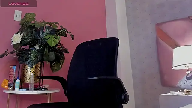 RoxyReign online show from 09-28-25, 01:49
