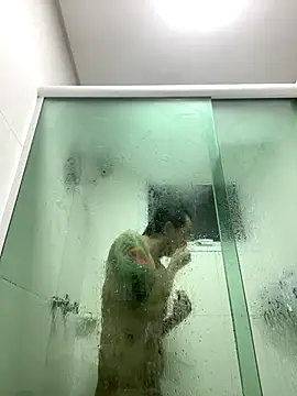 Snapshot of H40SCS chatting on 09-27-25, 01:32 H40SCS online show from 09-27-25, 01:32