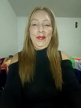 Snapshot of Estefania_Arce chatting on 11-20-25, 02:56 Estefania Arce online show from 11-20-25, 02:56