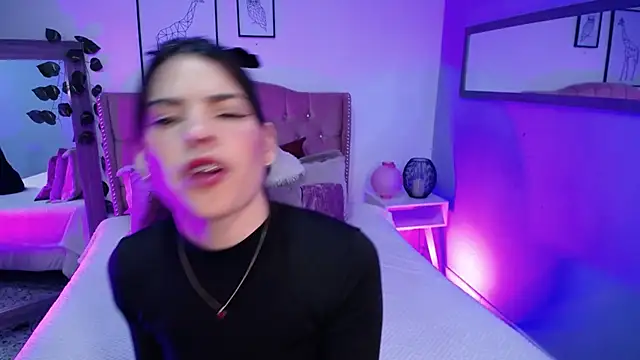 Snapshot of Astrid_Velle chatting on 10-12-25, 04:33 Astrid Velle online show from 10-12-25, 04:33