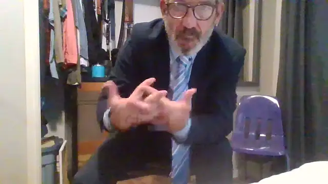 Snapshot of FoxnMouse chatting on 09-10-25, 08:53 FoxnMouse online show from 09-10-25, 08:53