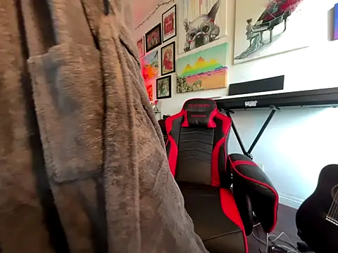 Pupscritch online show from 01-07-26, 06:43