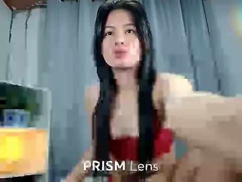 Snapshot of Urasian_ladybug chatting on 10-12-25, 03:55 Urasian ladybug online show from 10-12-25, 03:55