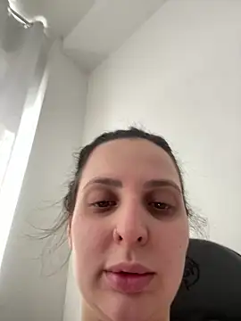 Snapshot of yumi-hot chatting on 03-13-26, 01:51 yumi-hot online show from 03-13-26, 01:51