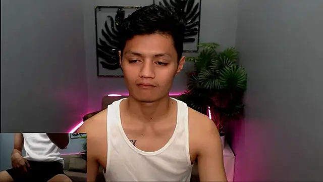 Snapshot of LucasSoYummyy chatting on 11-19-25, 07:47 LucasSoYummyy online show from 11-19-25, 07:47