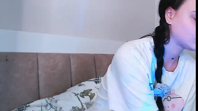 Snapshot of Pizda-Drozda chatting on 10-31-25, 02:56 Pizda-Drozda online show from 10-31-25, 02:56