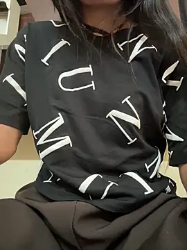 Snapshot of modelnishu chatting on 04-03-26, 02:09 modelnishu online show from 04-03-26, 02:09