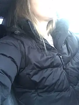 Reina Cummings online show from 10-09-25, 04:54