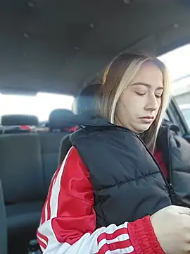 Reina Cummings online show from 04-09-26, 04:45