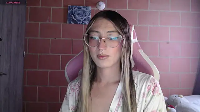 Andrea camilaaa online show from 10-10-25, 01:43