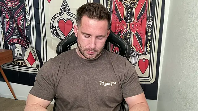 Snapshot of brettmycles28 chatting on 12-14-25, 08:24 brettmycles28 online show from 12-14-25, 08:24