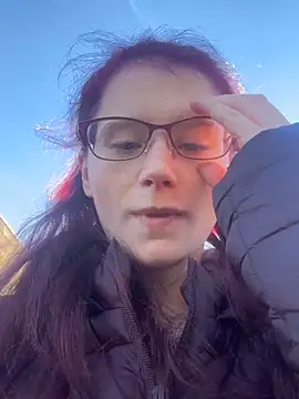 Snapshot of raen001 chatting on 11-21-25, 09:52 raen001 online show from 11-21-25, 09:52