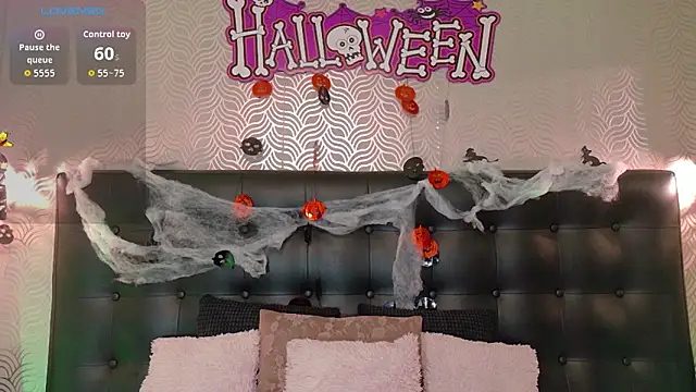 Snapshot of Sharonevanss_ chatting on 10-25-25, 08:25 Sharonevanss online show from 10-25-25, 08:25