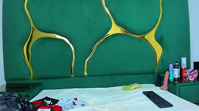 Allisonts69 online show from 11-04-25, 03:11