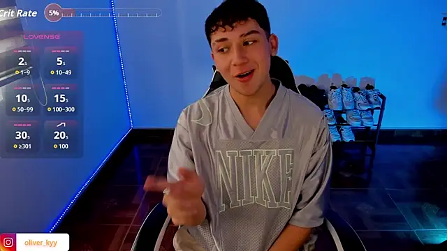 Snapshot of Casper___kyy chatting on 10-10-25, 06:40 Casper kyy online show from 10-10-25, 06:40